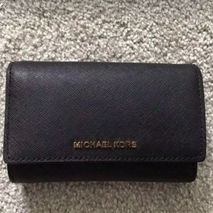 MICHAEL KORS JET SET TRAVEL WALLET